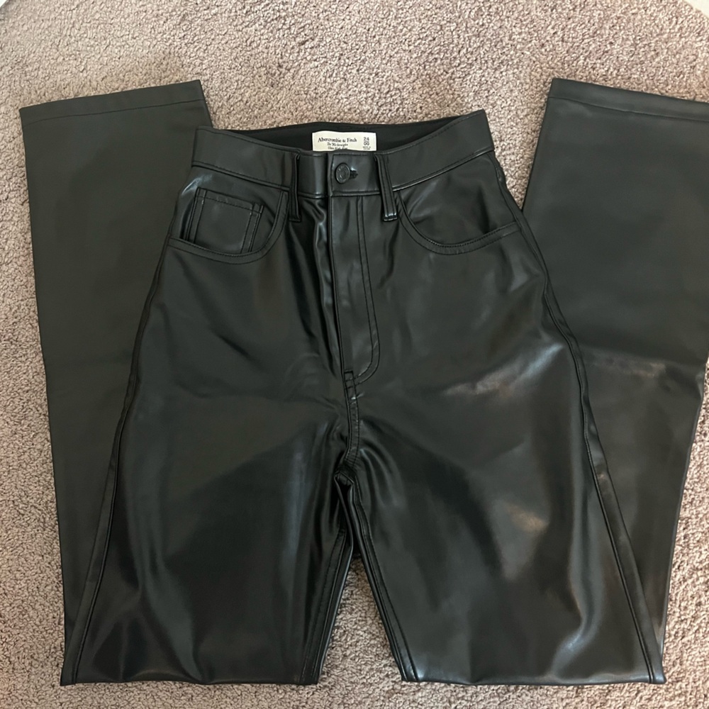 Abercrombie ‘90s straight ultra high rise vegan leather pants - Picture 1 of 2